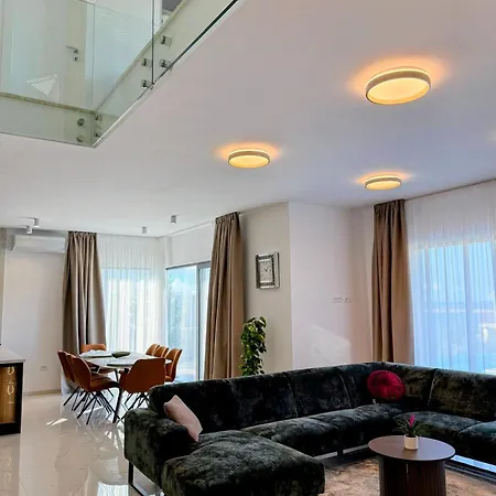 Luxury Stivasnica *